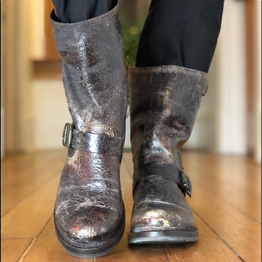 💕Frye Distressed Leather booties 💕 - Picture 3 of 12